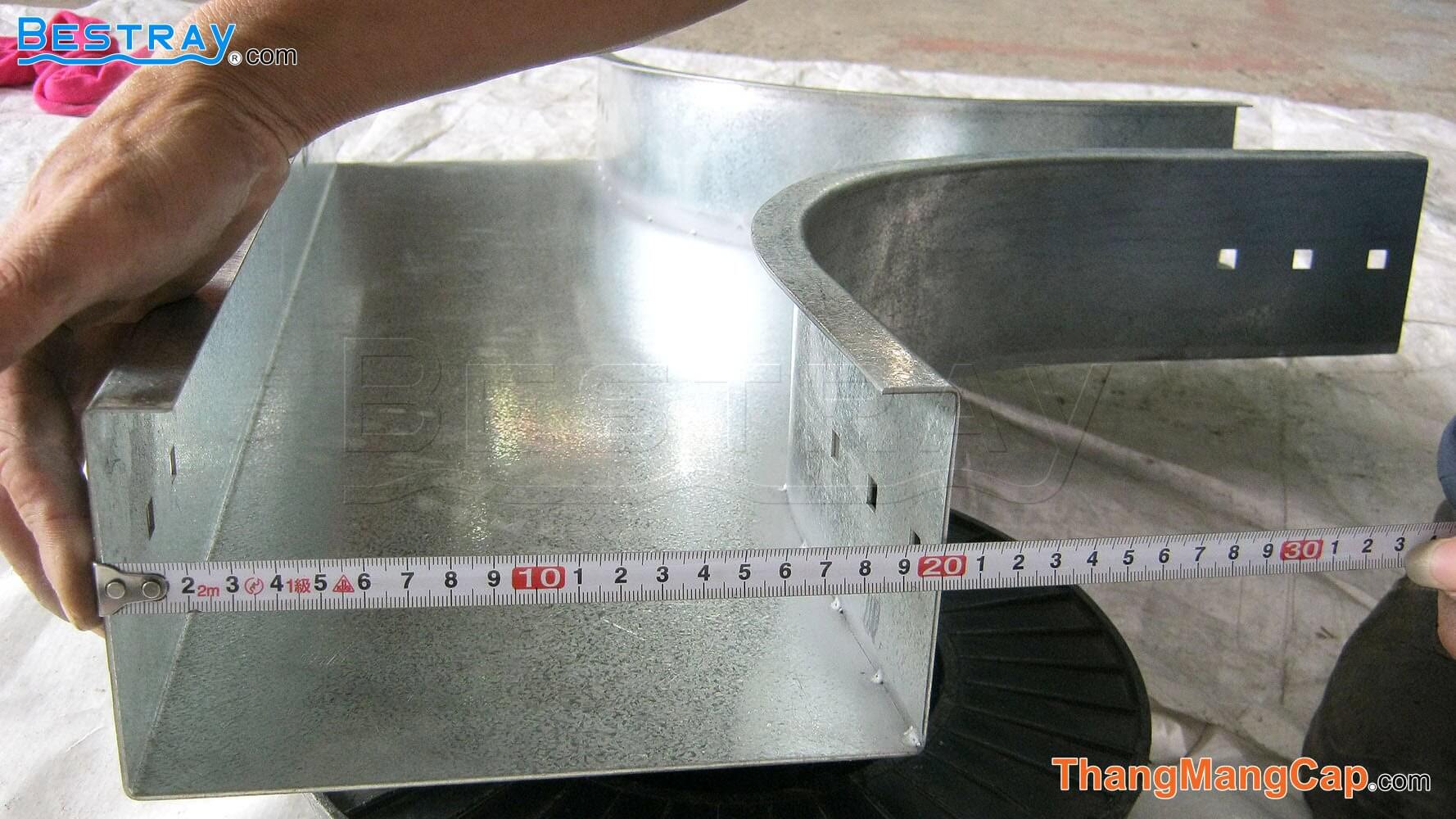 bai-15-hinh-6-1-1 máng cáp điện