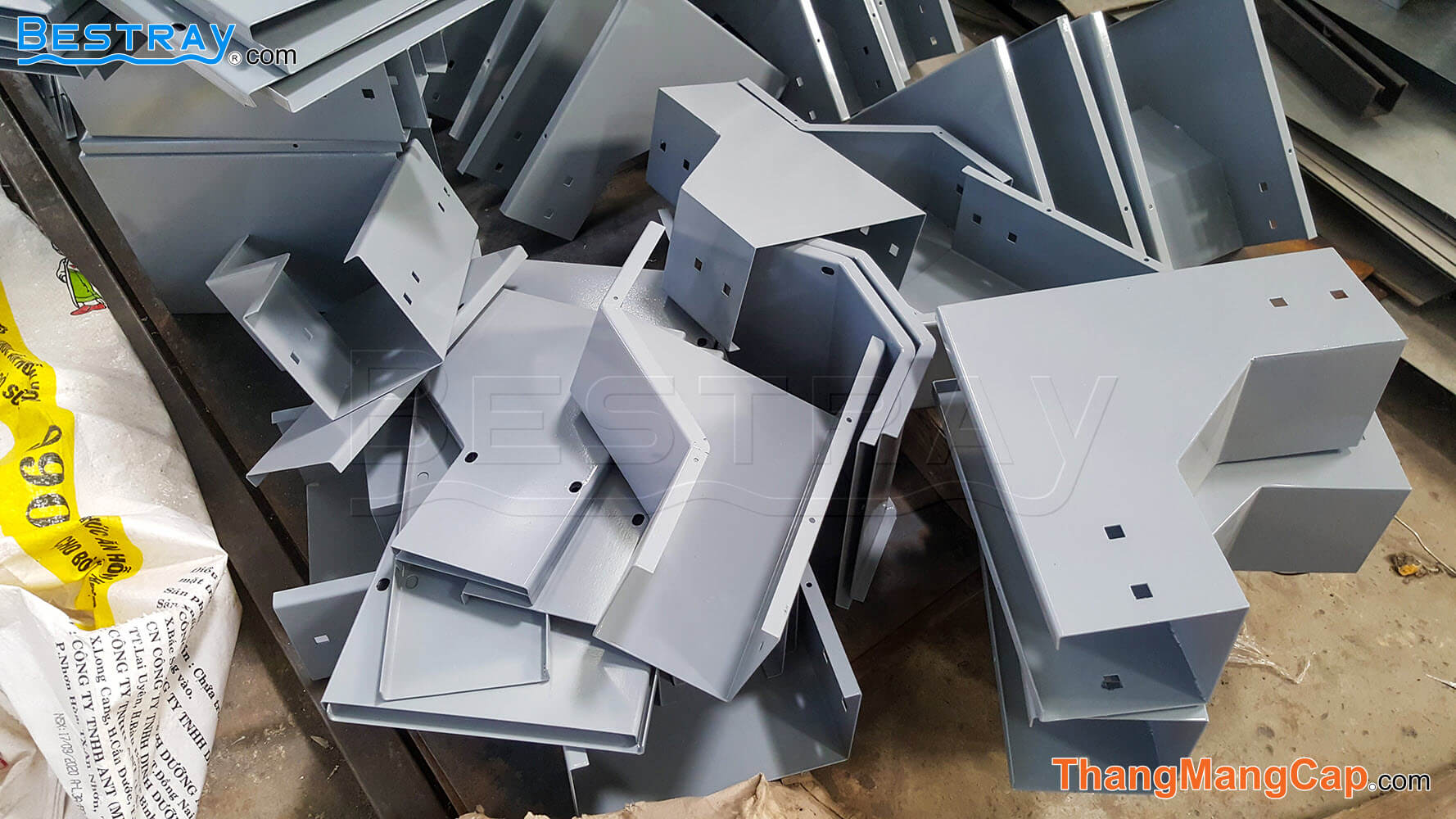 hinh-2643 màu sắc co máng cáp