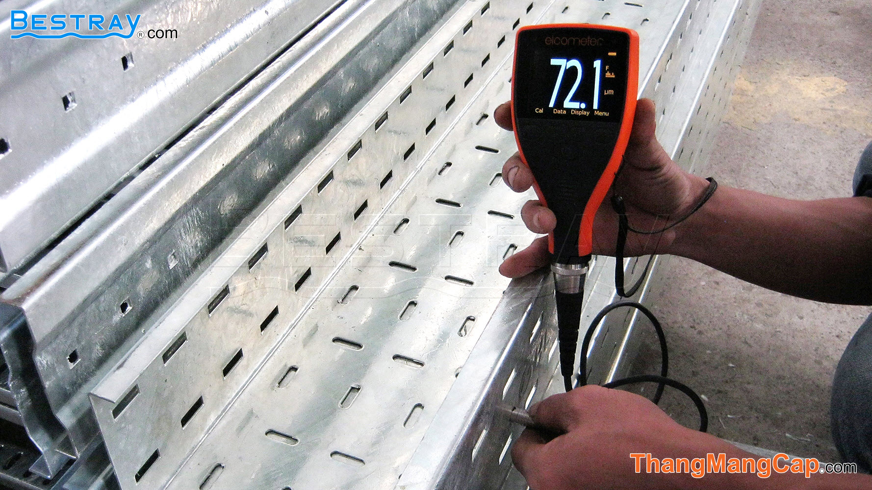 Đo kiểm tra độ dày lớp mạ kẽm nhúng nóng khay cáp Bestray