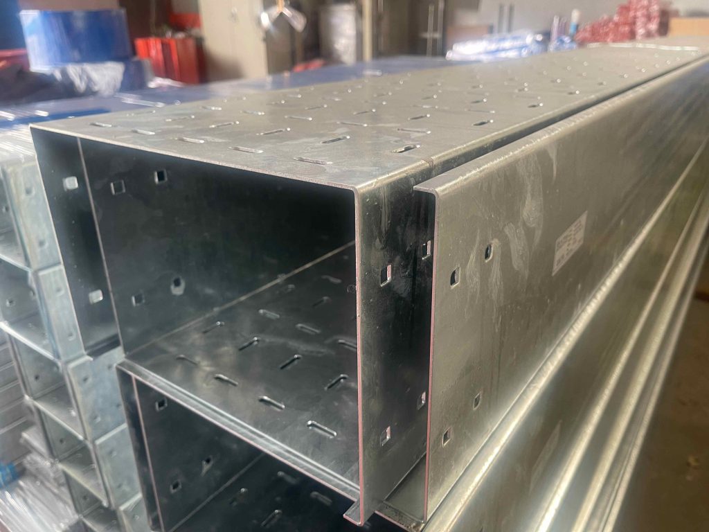 khay-cap-ma-kem-nhung-nong-1024x768-1 Khay cáp mạ kẽm nhúng nóng