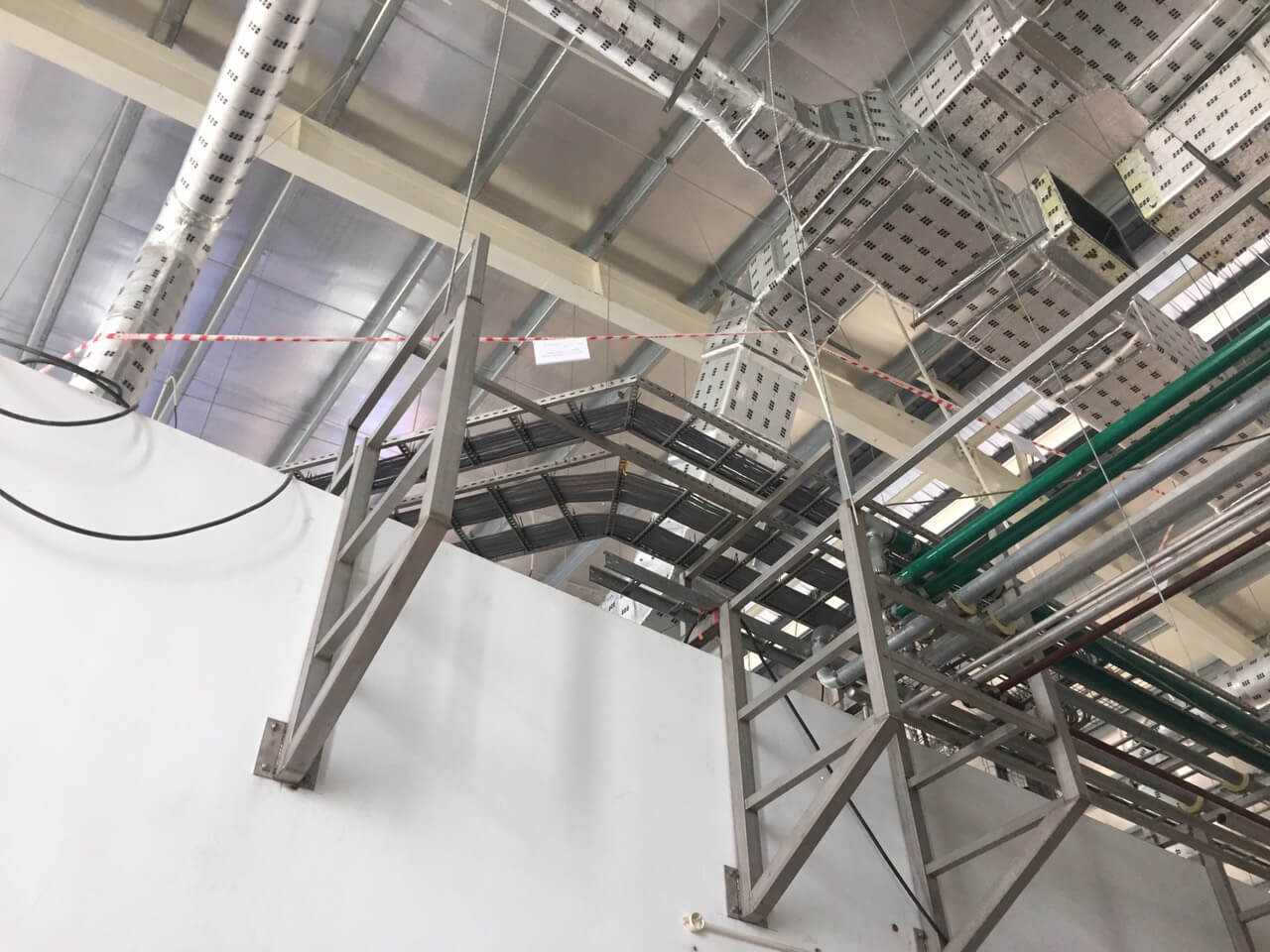 Chi tiết lắp đặt thang cáp