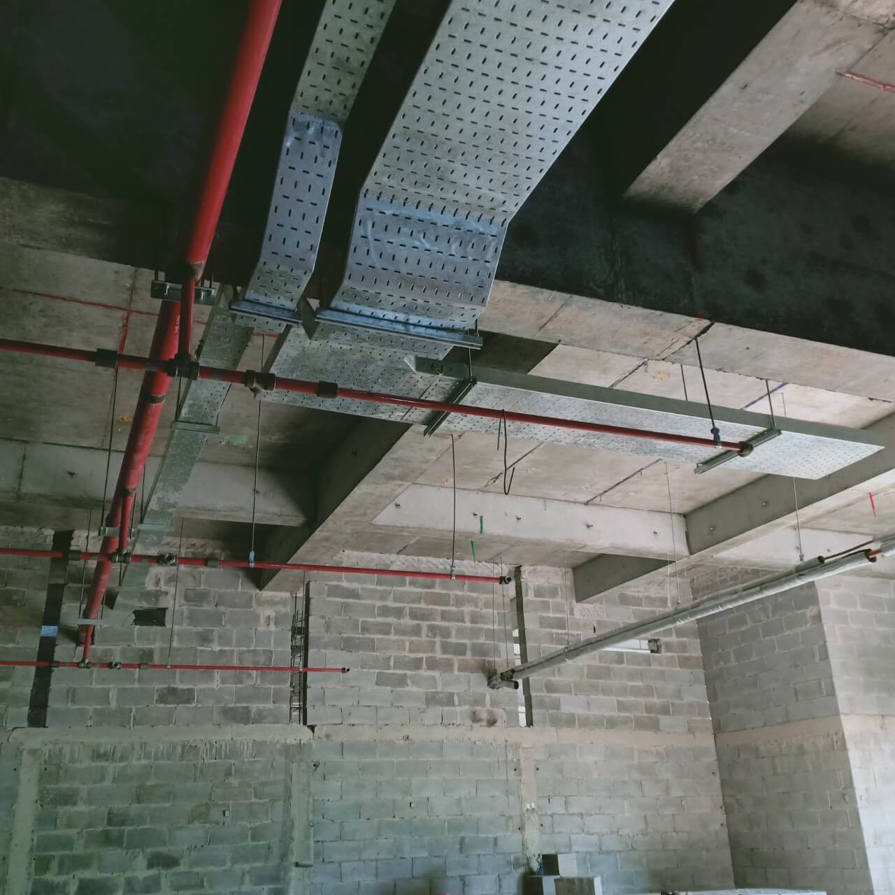 đơn giá lắp đặt máng cáp