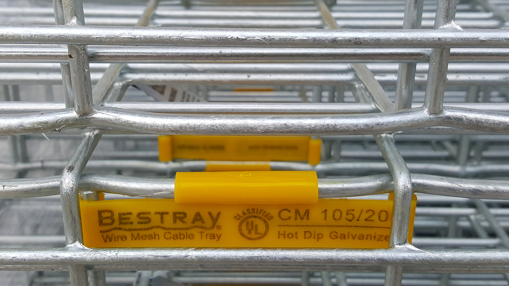 máng cáp mạ kẽm nhúng nóng