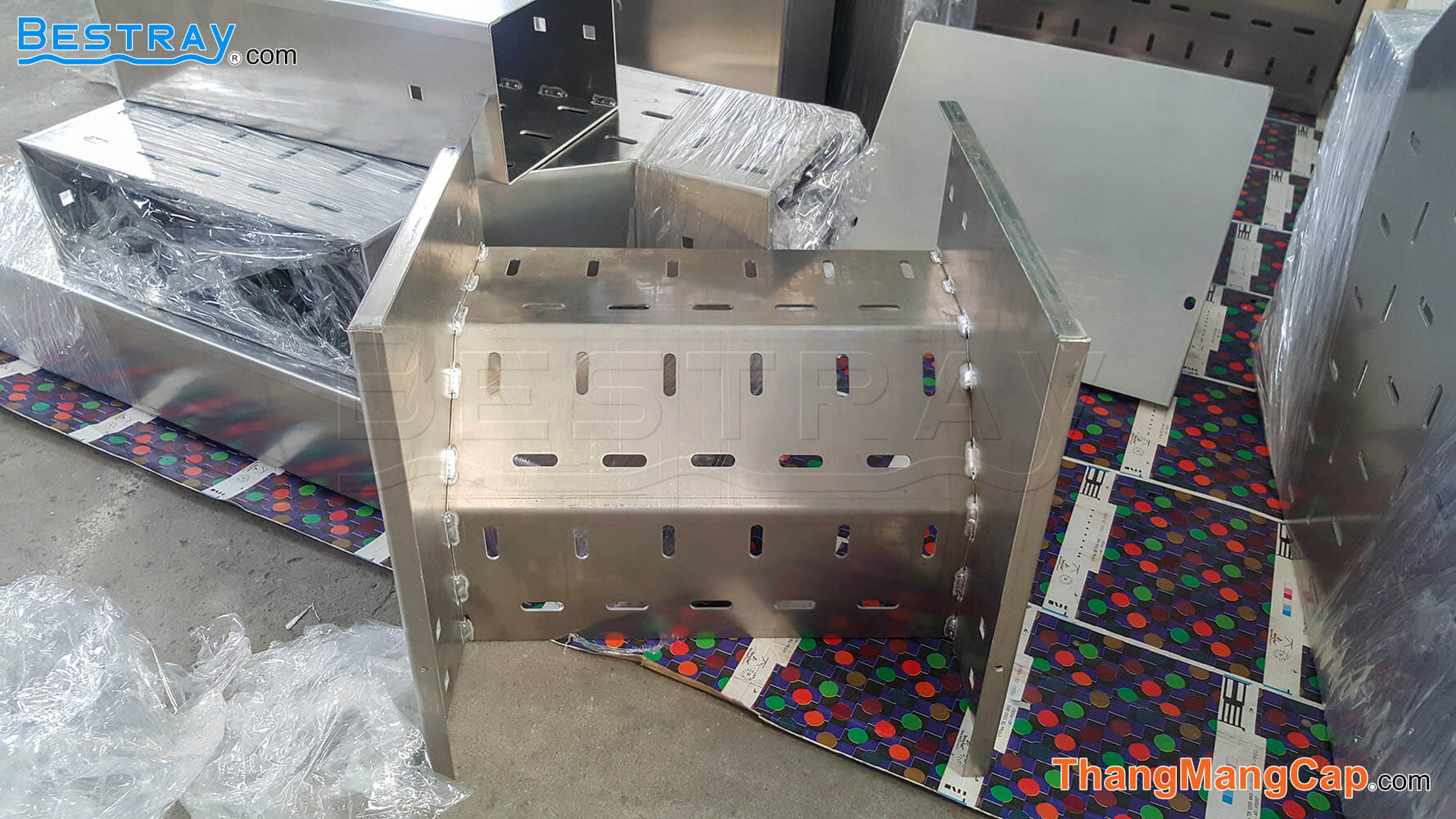 thang-mang-cap-a48-15 co xuống