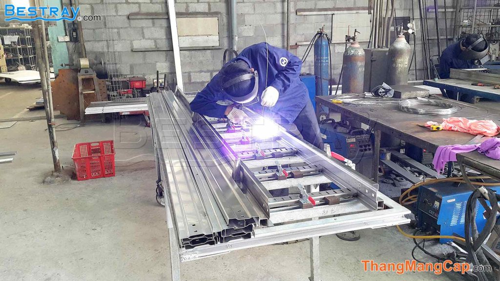 Gia công thang cáp Gia công thang cáp